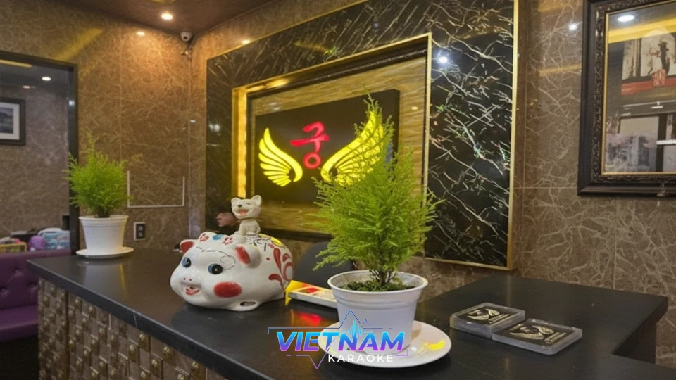 가라오케 카운터와 로고