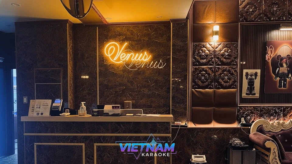 고급스러운 분위기의 가라오케 안내 데스크