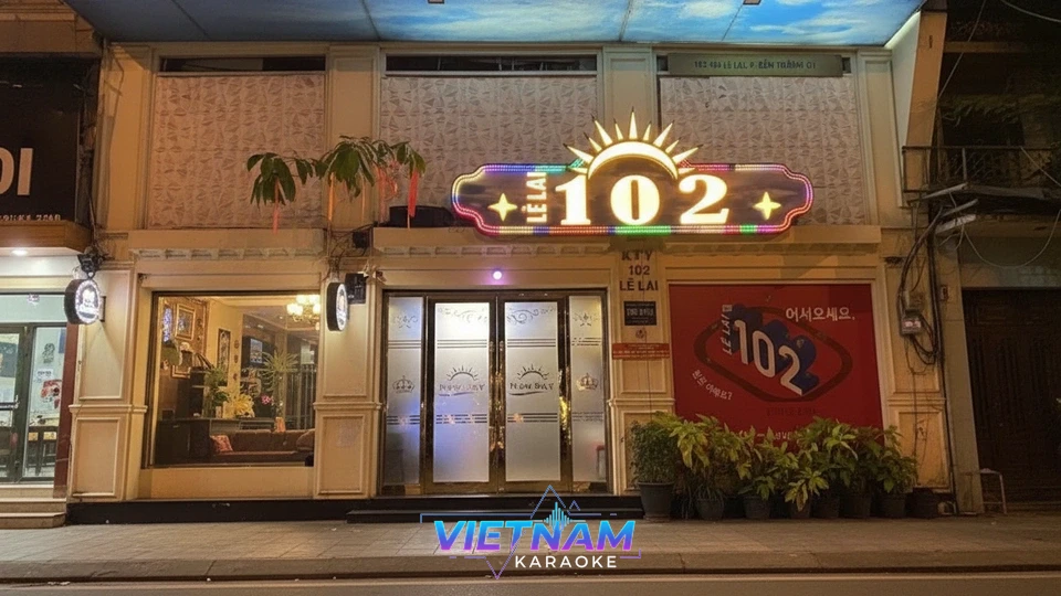 102 가라오케 입구와 환영 문구