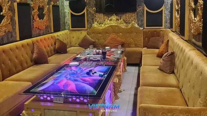 호치민 102 가라오케