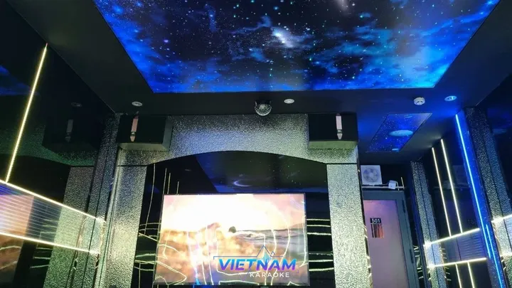 호치민 오로라 가라오케