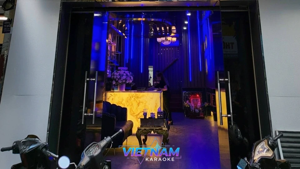 가라오케 입구와 리셉션