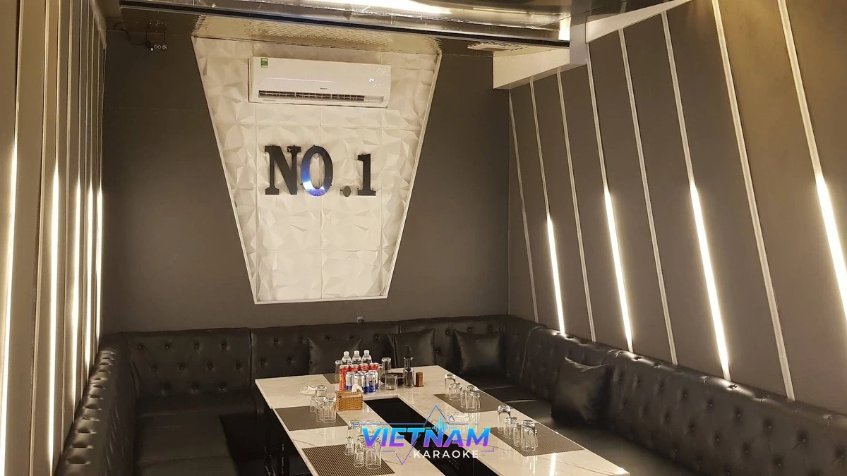 호치민 넘버원 가라오케 커버 이미지