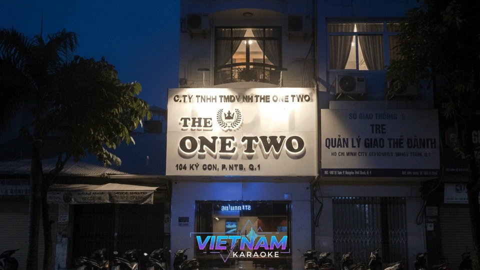 원투 가라오케 야간 외부 전경