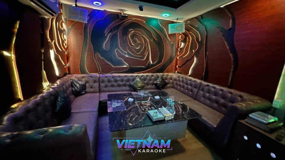 독특한 벽면 디자인 가라오케