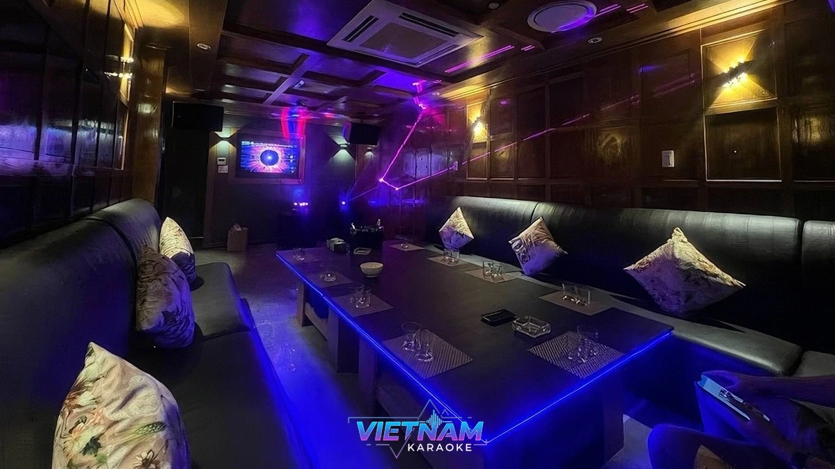 호치민 스카이 가라오케 커버 이미지